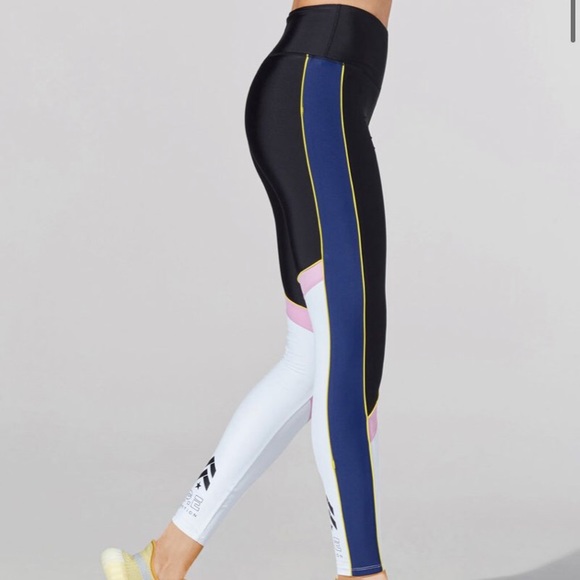 P.E. Nation X Barry’s Exclusive Rebuild Legging - Picture 2 of 4